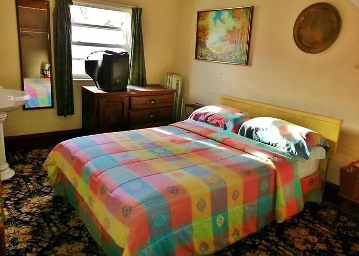 Harbor House Bed And Breakfast